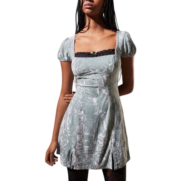 Urban Outfitters Kimchi Blue Jill Light Green Velvet Coquette Mini Dress Large - Picture 1 of 9